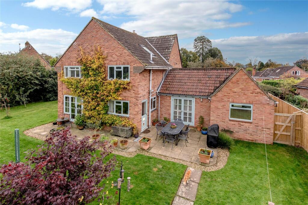 5 bedroom detached house for sale in Manor Orchard, Staplegrove