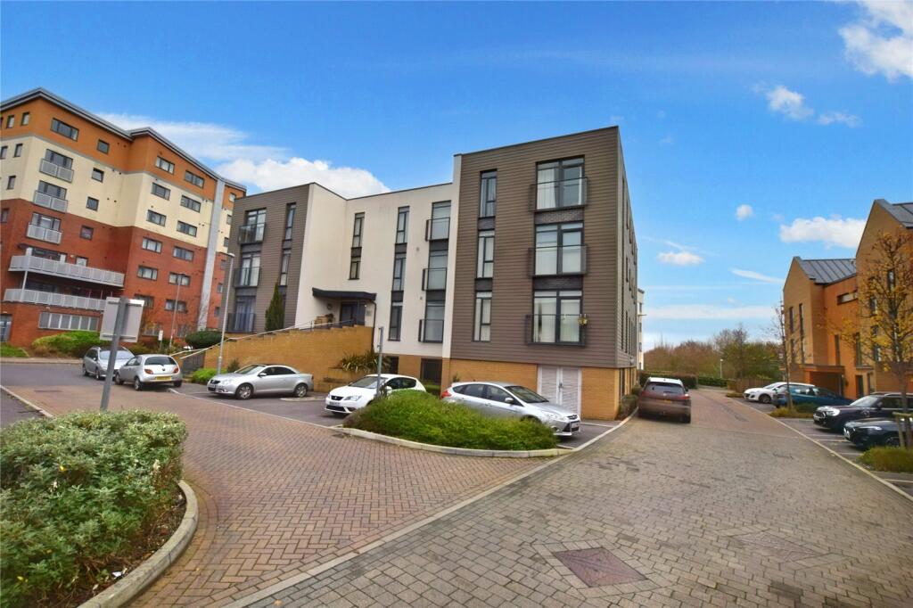 2 bedroom apartment for sale in Firepool Crescent, Taunton, TA1