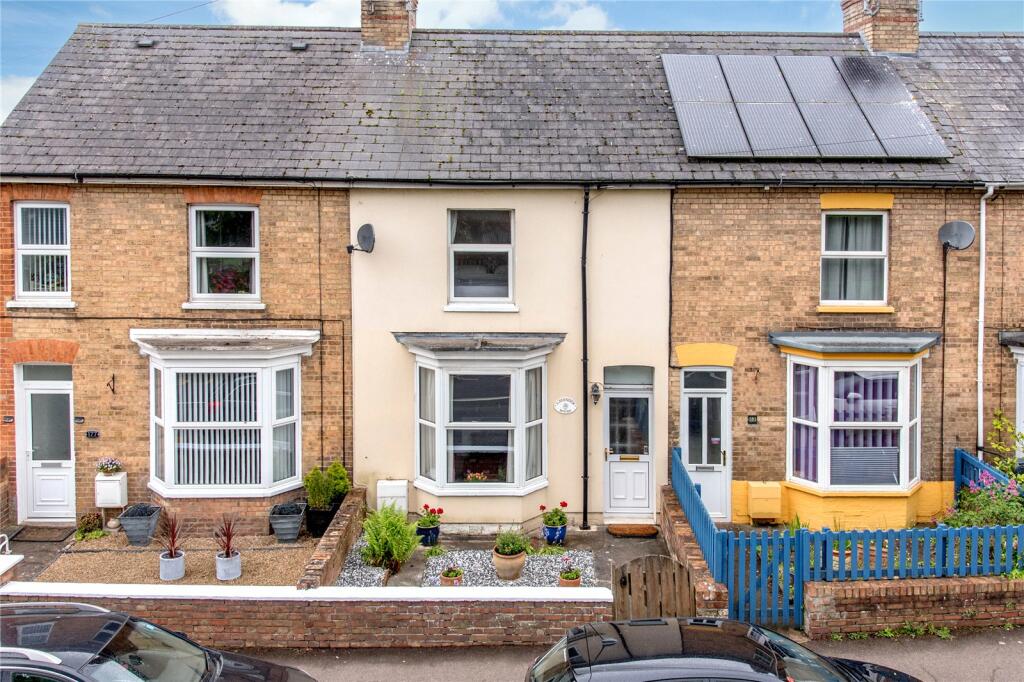 2 bedroom terraced house for sale in Staplegrove Road, Taunton, TA2