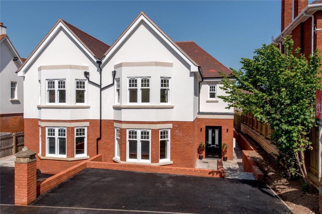 Main image of property: 3b, The Mount, Mount Nebo, Taunton, Somerset, TA1