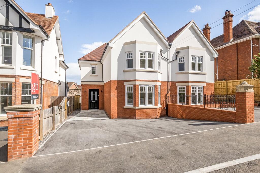 Main image of property: 3a The Mount, Mount Nebo, Taunton, Somerset, TA1