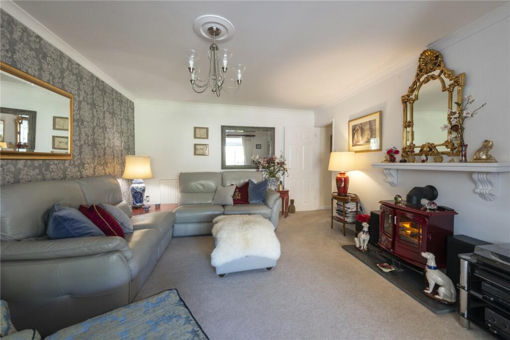 4 bedroom bungalow for sale in Stoneyhurst Drive, Curry Rivel, Langport