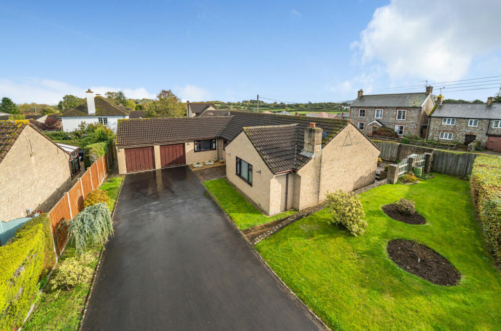 4 bedroom bungalow for sale in Hanning Park, Horton, Ilminster, TA19