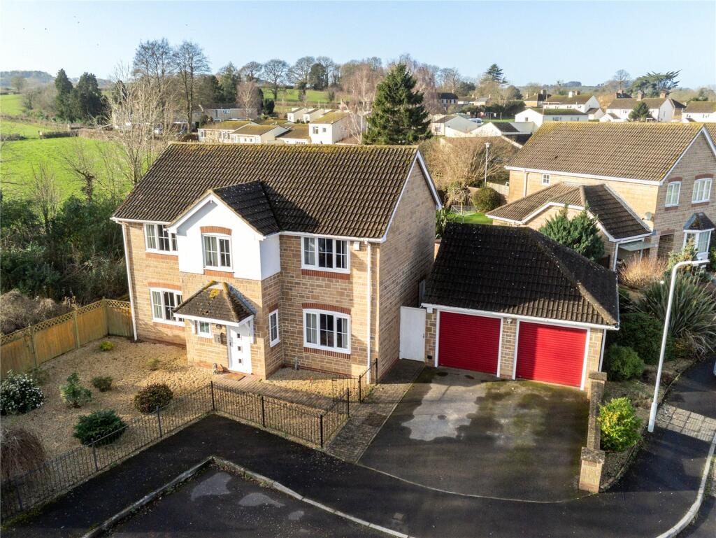 4 bedroom detached house for sale in Packers Way, Misterton, Crewkerne