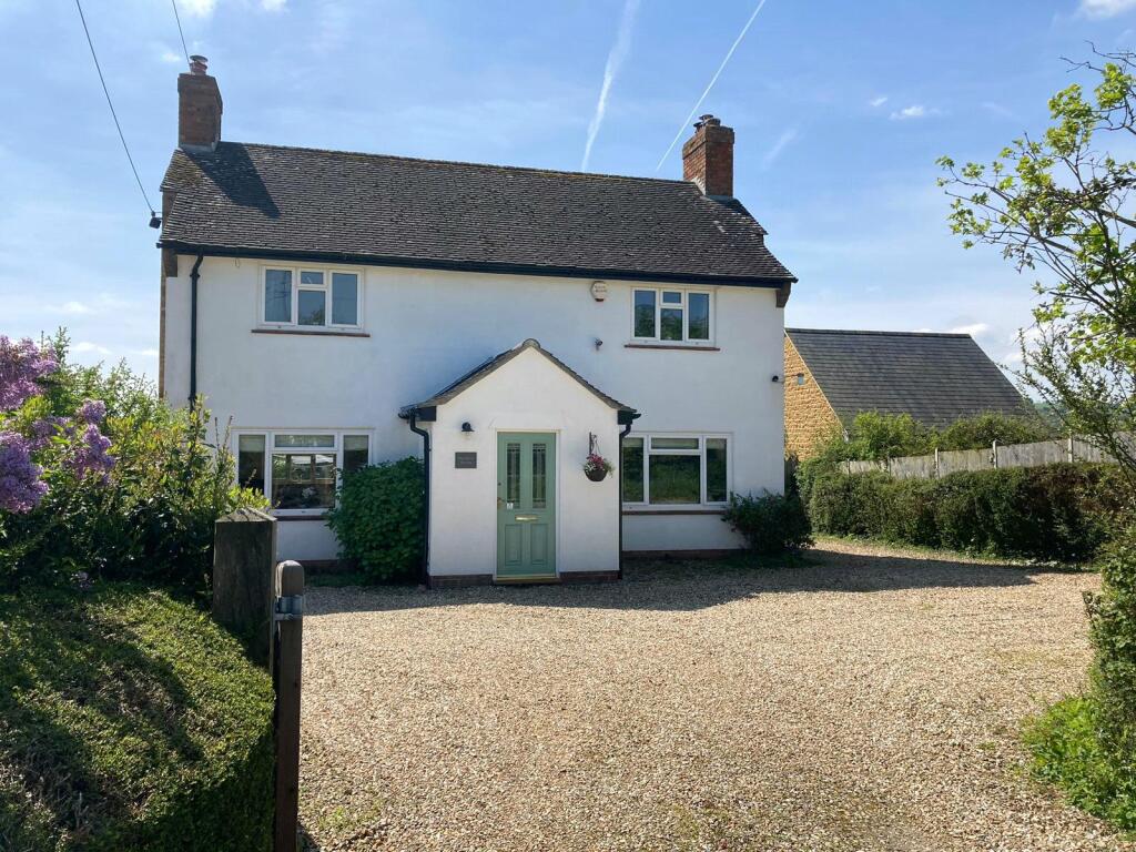 3 bedroom detached house for sale in Hare Lane, Broadway, Ilminster