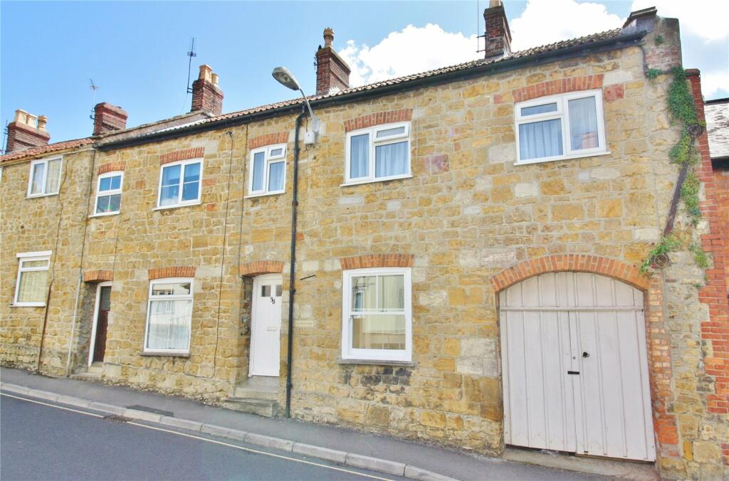 3 bedroom terraced house for sale in Silver Street, Ilminster, TA19