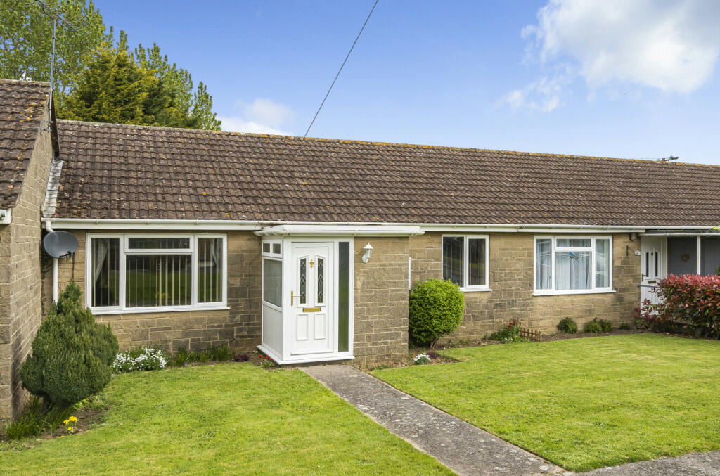 2 bedroom bungalow for sale in St. Marys Close, Seavington, Ilminster