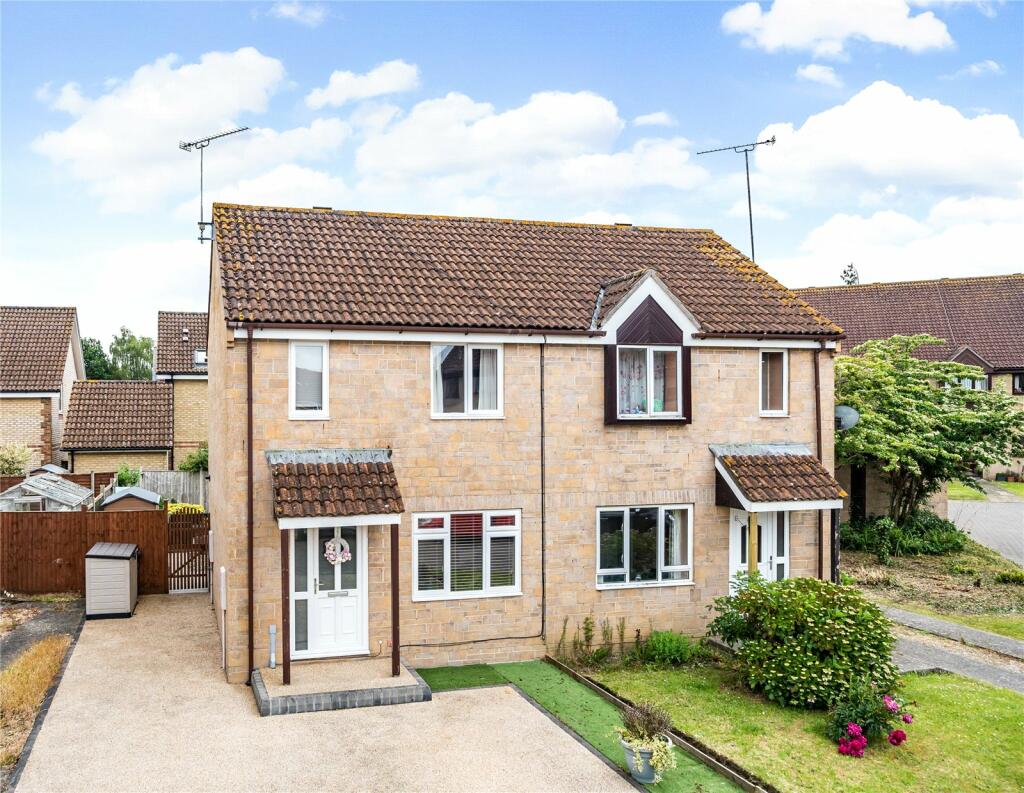 2 bedroom semidetached house for sale in Abbots Close, Ilminster