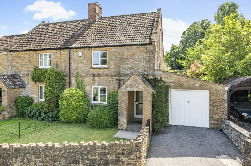 3 bedroom semidetached house for sale in Over Stratton, South