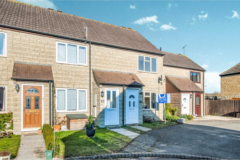 2 bedroom terraced house for rent in Foxes Bank Drive, Cirencester, GL7