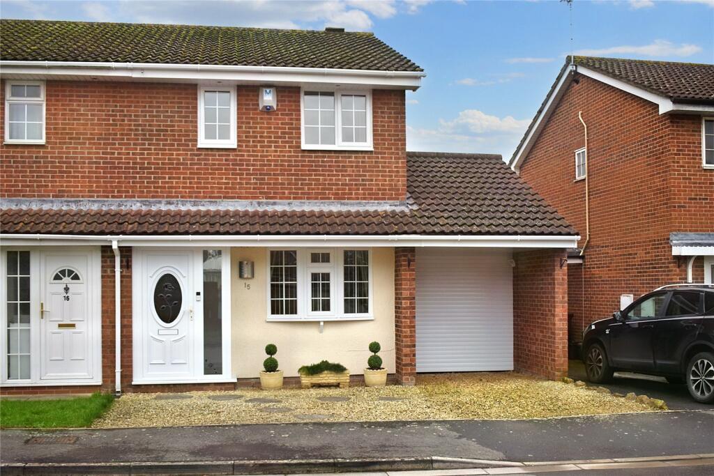 3 bedroom semidetached house for sale in Grebe Road, Bridgwater, TA6