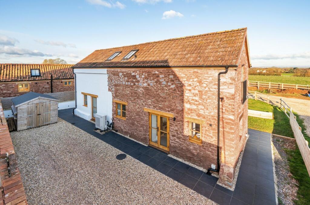 2 bedroom detached house for sale in Blackmore Lane, Cannington