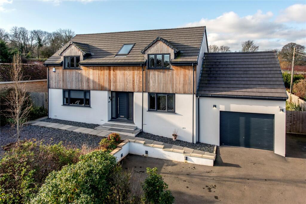 4 bedroom detached house for sale in Goathurst, Bridgwater, TA5