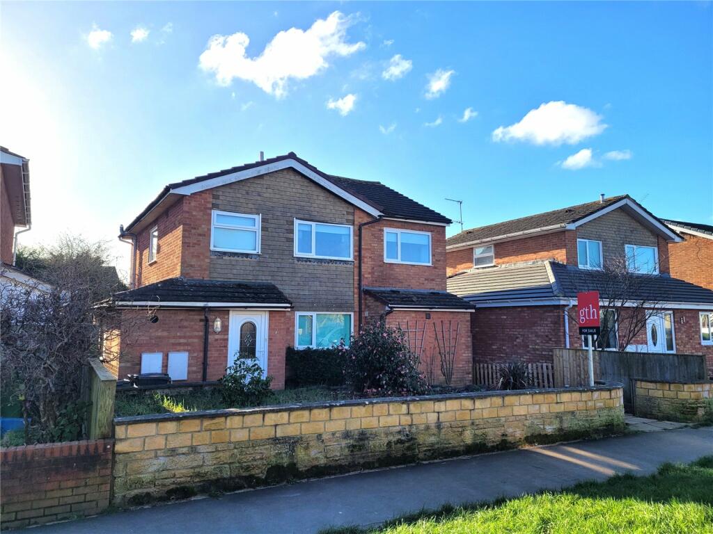 4 bedroom detached house for sale in Feniton Gardens, Feniton, Honiton