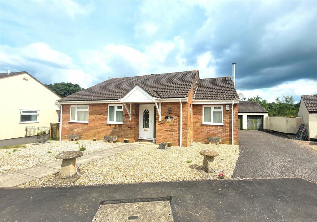 3 bedroom bungalow for sale in Hollingarth Way, Hemyock, Cullompton