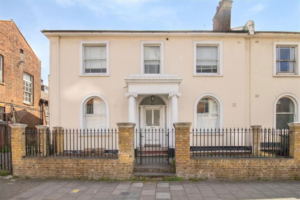 Main image of property: Wandsworth Road, South Lambeth