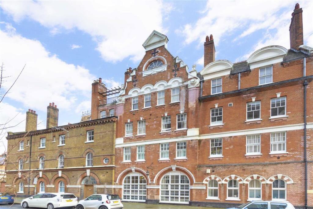 Main image of property: Renfrew Road, Kennington
