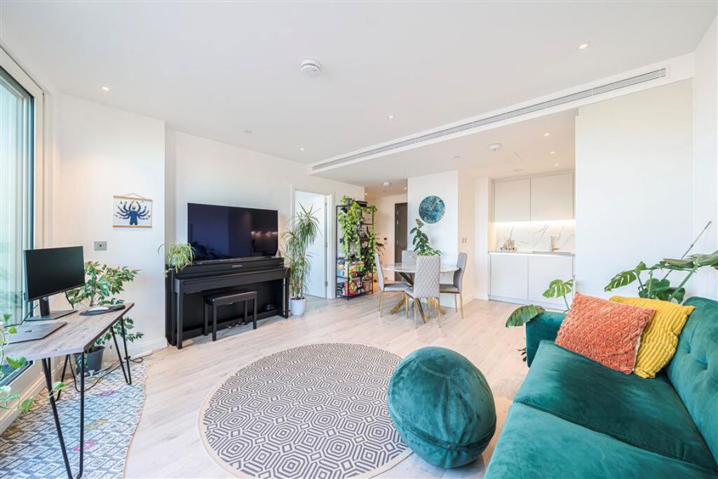 Main image of property: Kennington Lane, Kennington