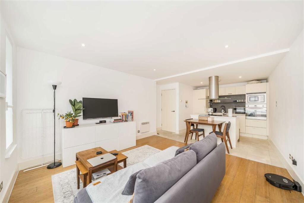 Main image of property: Long Lane, London Bridge