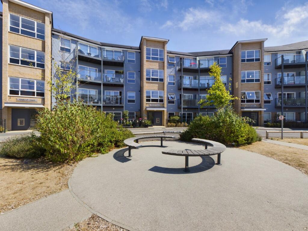 2 bedroom apartment for sale in Chertsey, Surrey, KT16