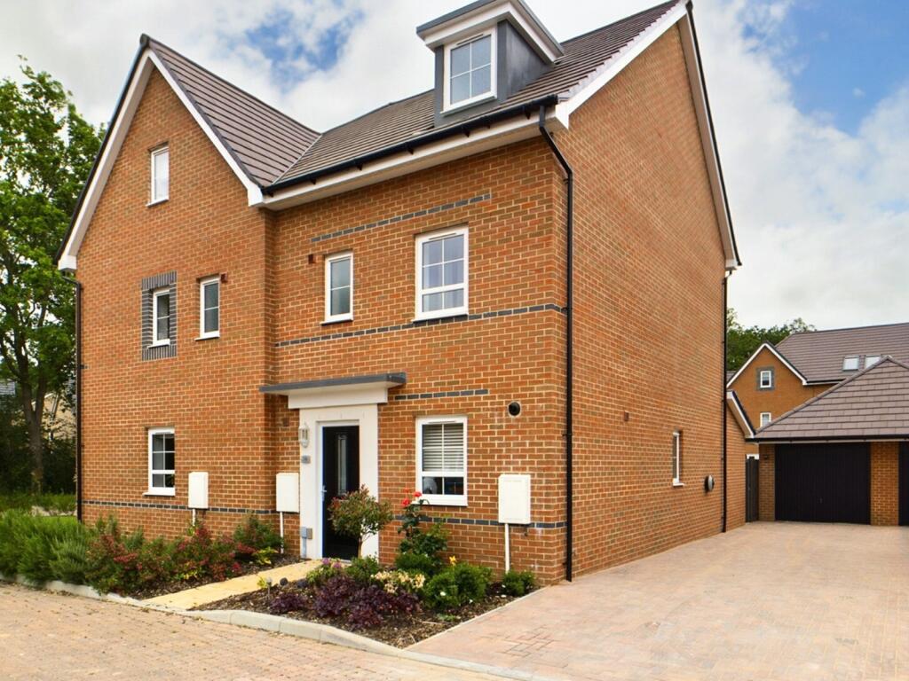 4 bedroom semidetached house for sale in Chertsey, Surrey, KT16