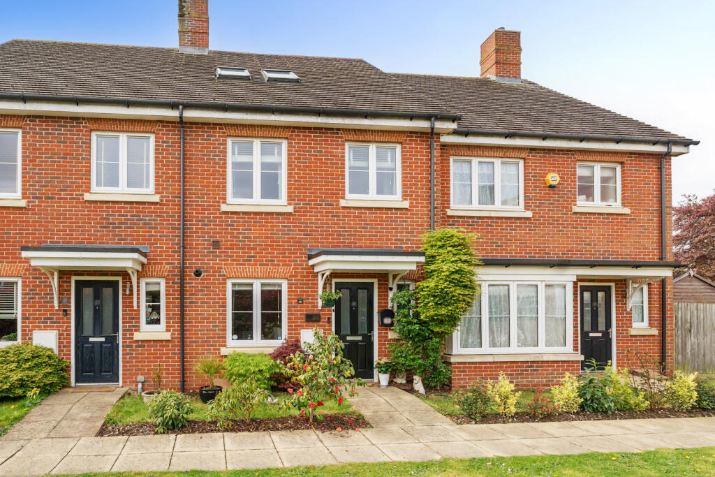Main image of property: Chertsey, Surrey, KT16