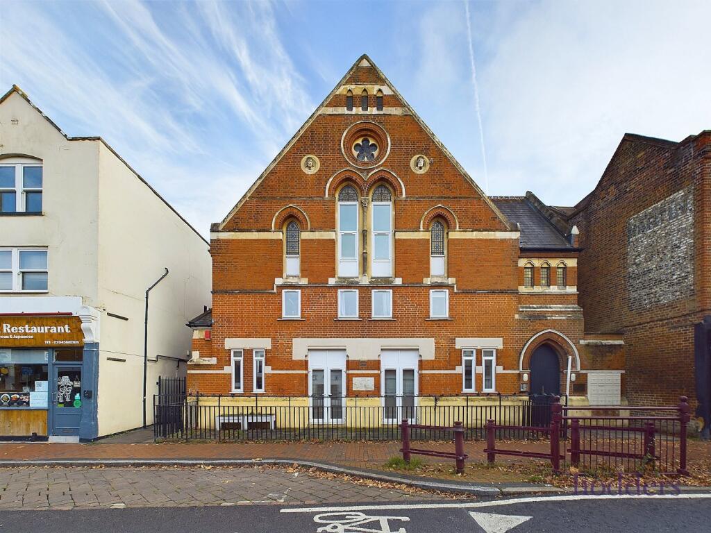 Main image of property: Chertsey, Surrey, KT16