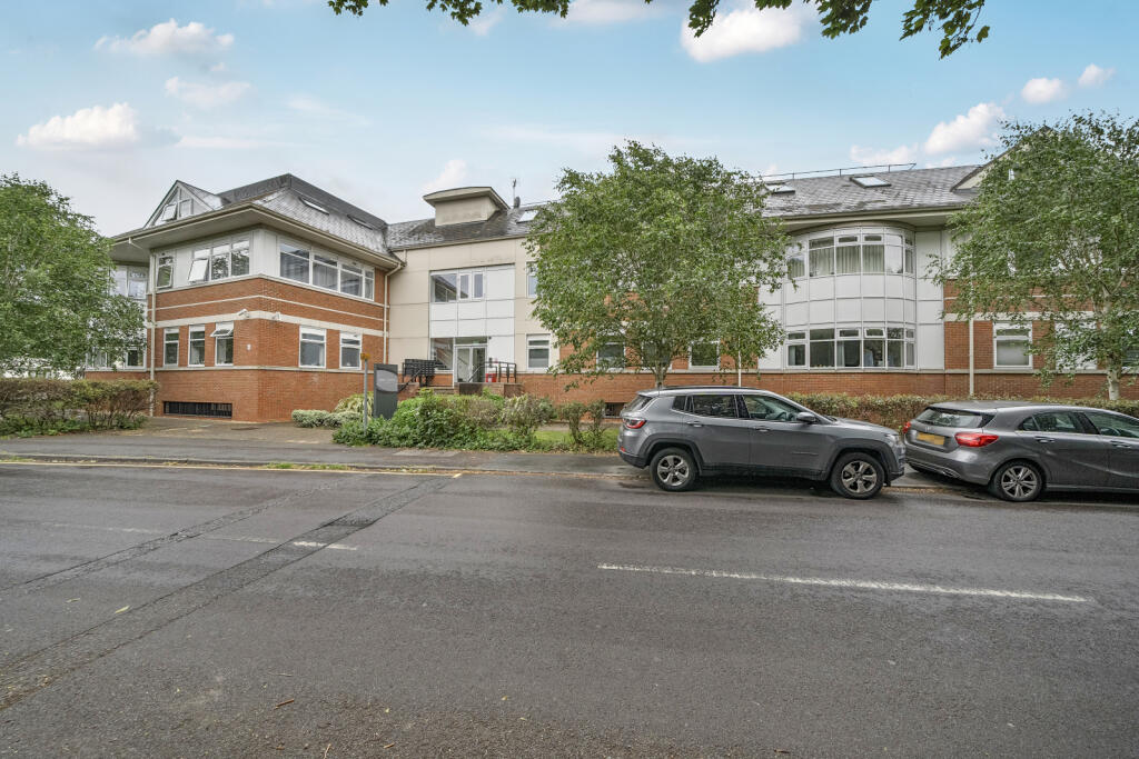 Main image of property: Chertsey, Surrey, KT16