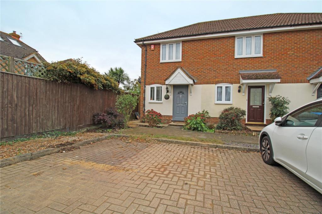 1 bedroom end of terrace house for sale in Chertsey, Surrey, KT16