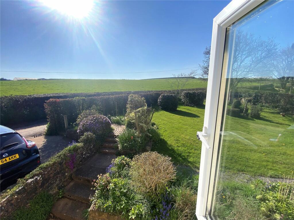 4 bedroom detached house for sale in Washfield, Tiverton, EX16