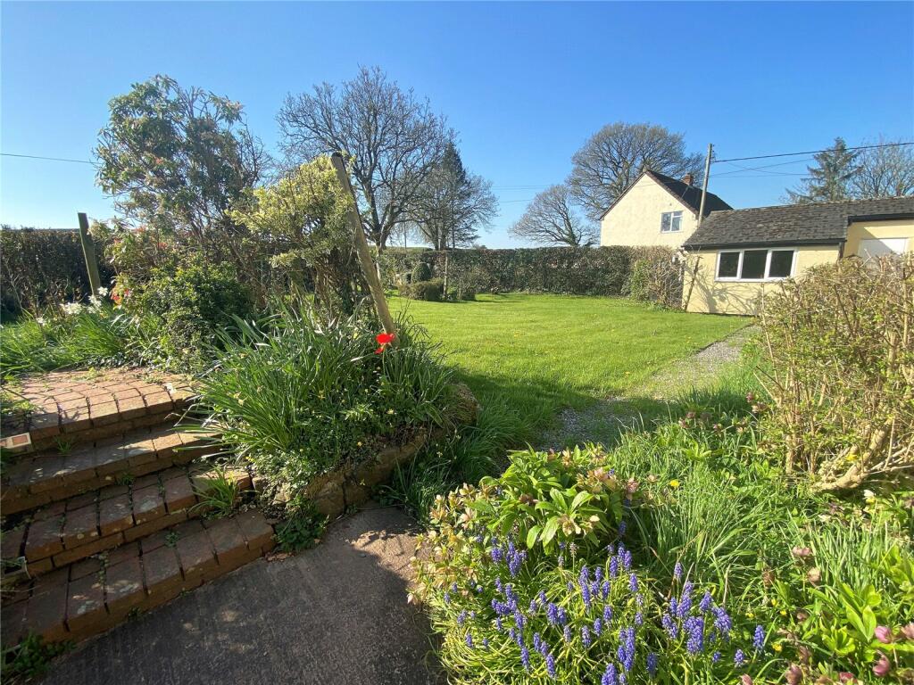 4 bedroom detached house for sale in Washfield, Tiverton, EX16