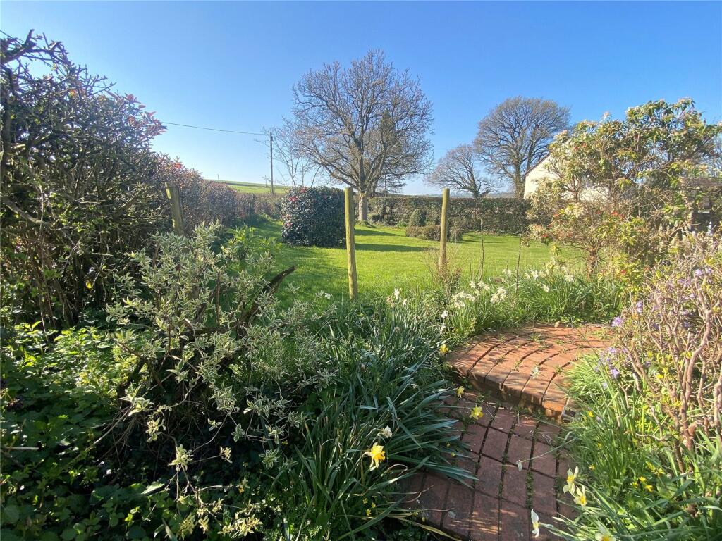 4 bedroom detached house for sale in Washfield, Tiverton, EX16