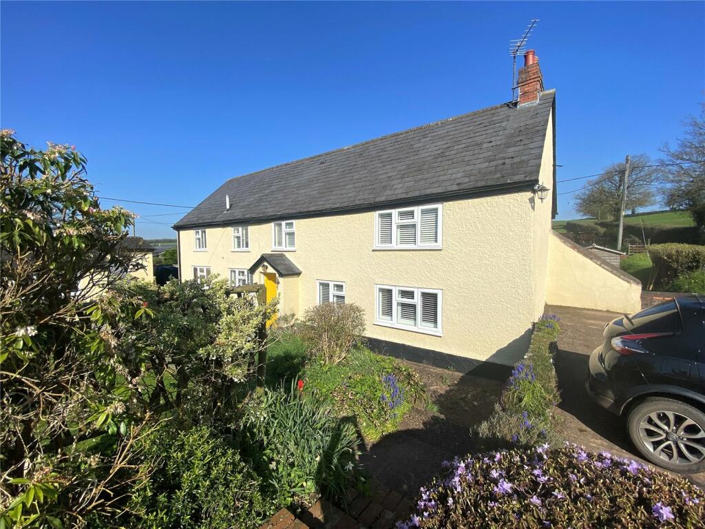 4 bedroom detached house for sale in Washfield, Tiverton, EX16
