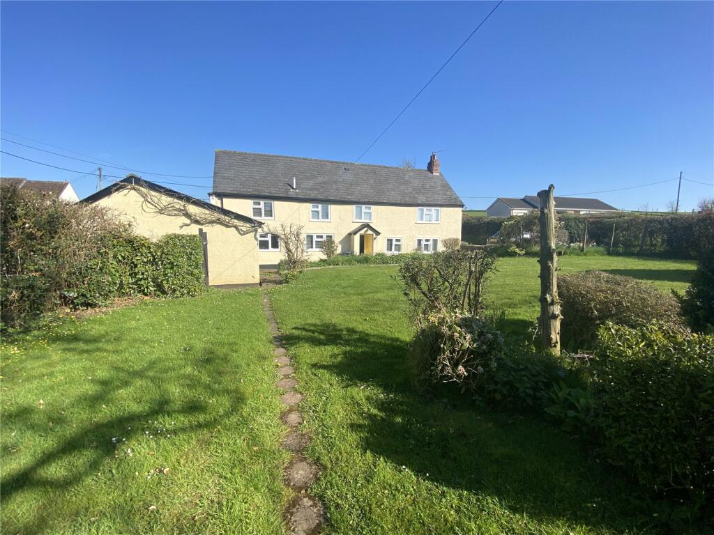 4 bedroom detached house for sale in Washfield, Tiverton, EX16