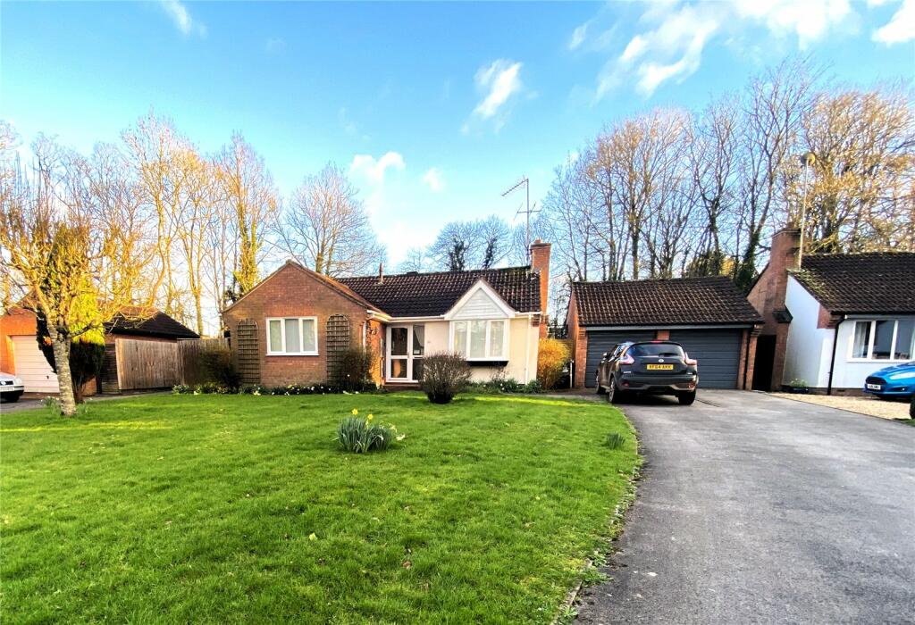 2 bedroom bungalow for sale in Beech Close, Willand, Cullompton, Devon