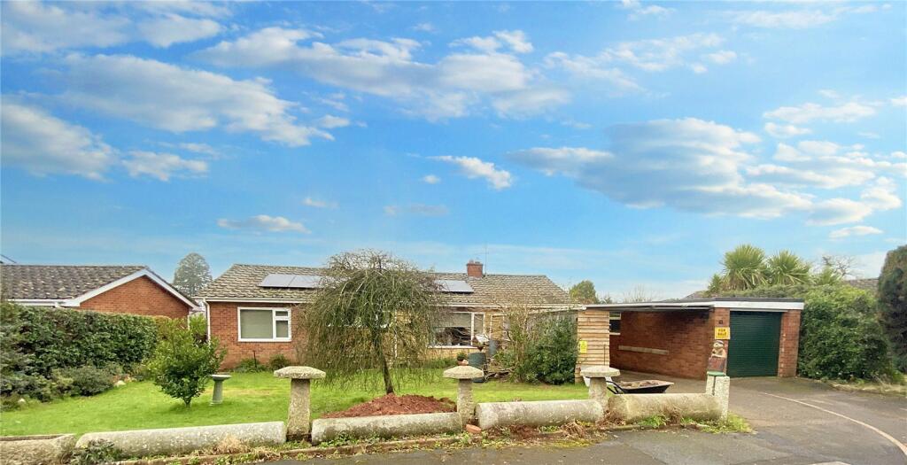 3 bedroom bungalow for sale in Pomeroy Road, Tiverton, Devon, EX16