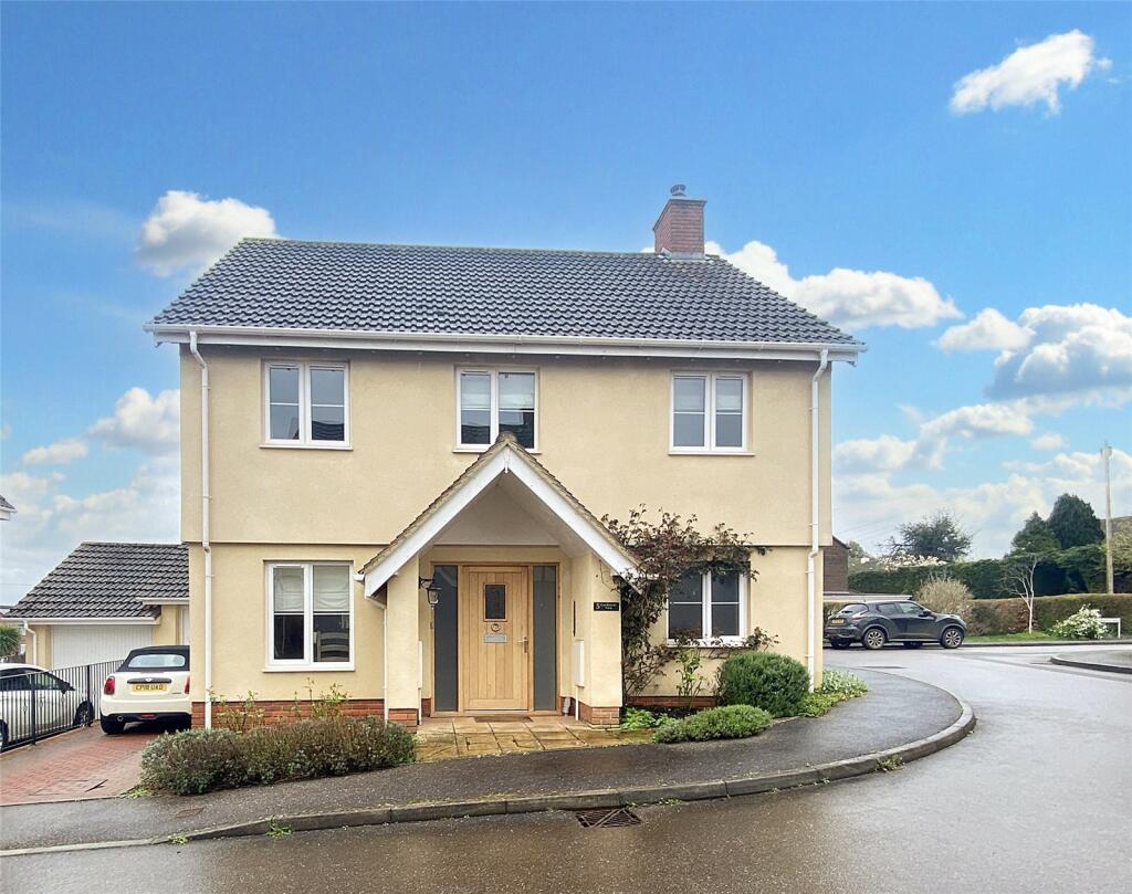 4 bedroom detached house for sale in Cordwents View, Halberton