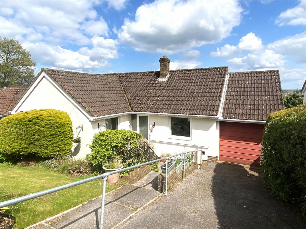 2 bedroom bungalow for sale in Beech Tree Drive, Tiverton, Devon, EX16