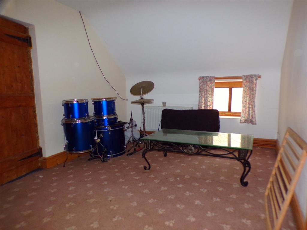 5 bedroom terraced house for sale in High Street, St. Asaph, LL17