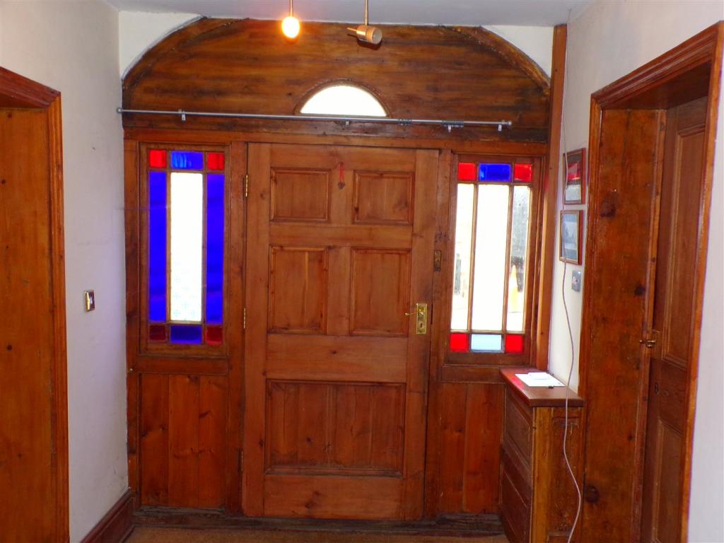 5 bedroom terraced house for sale in High Street, St. Asaph, LL17