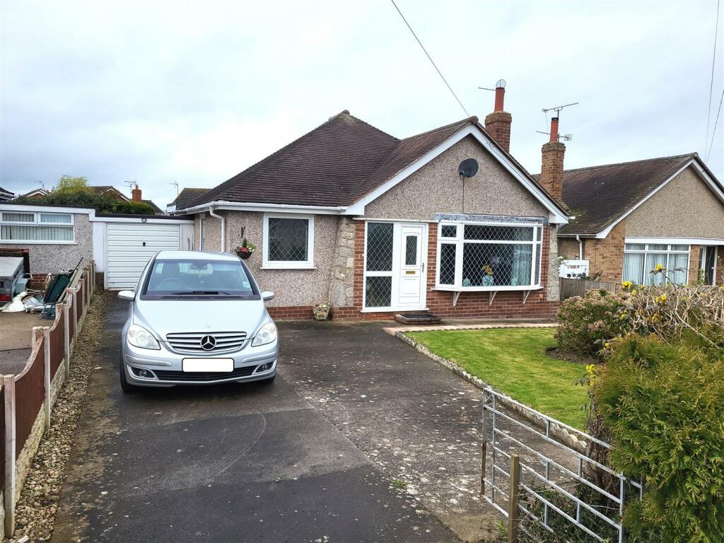 3 bedroom detached bungalow for sale in Ffordd Ffynnon, Rhuddlan, LL18