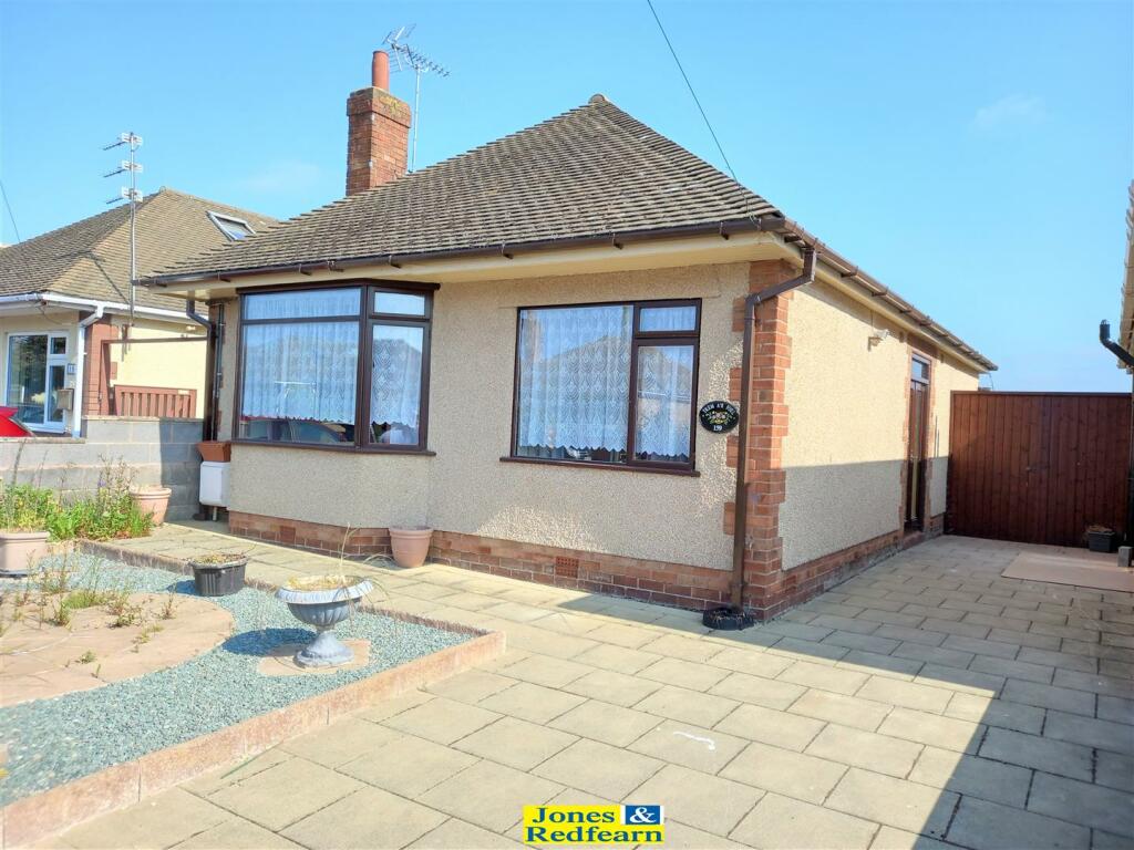 2 bedroom detached bungalow for sale in Marion Road, Prestatyn, LL19