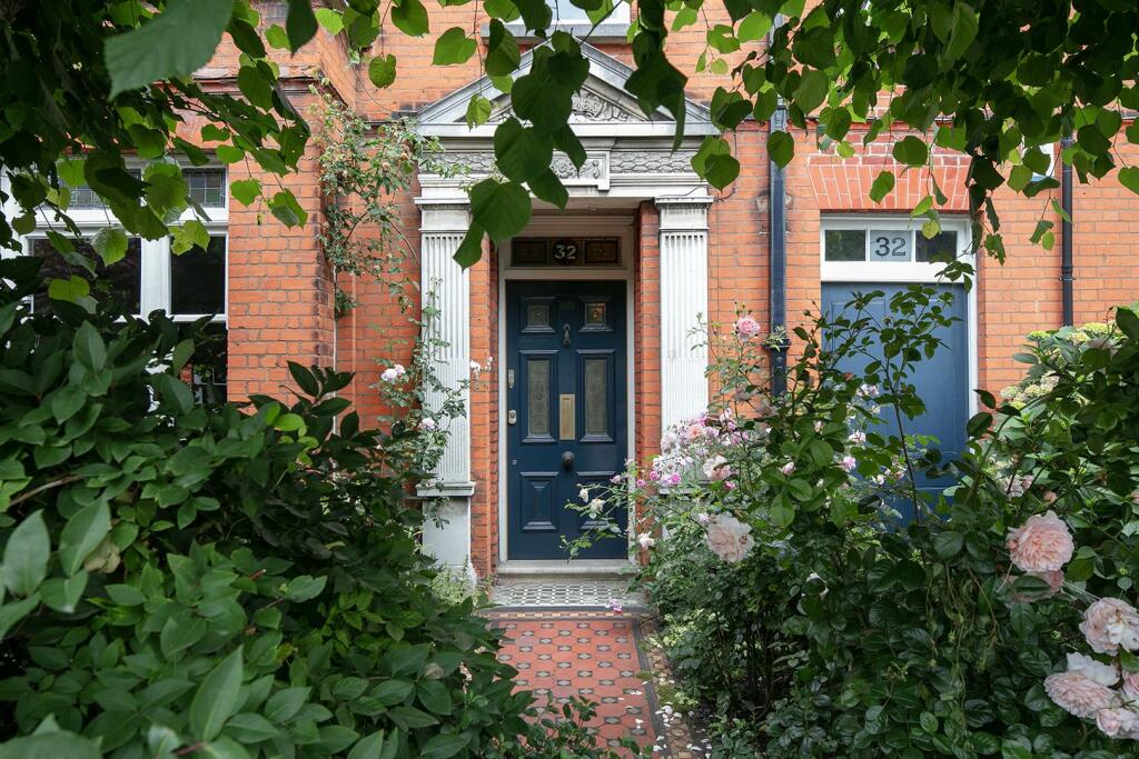 4 bedroom semidetached house for sale in Denman Road, Peckham, SE15