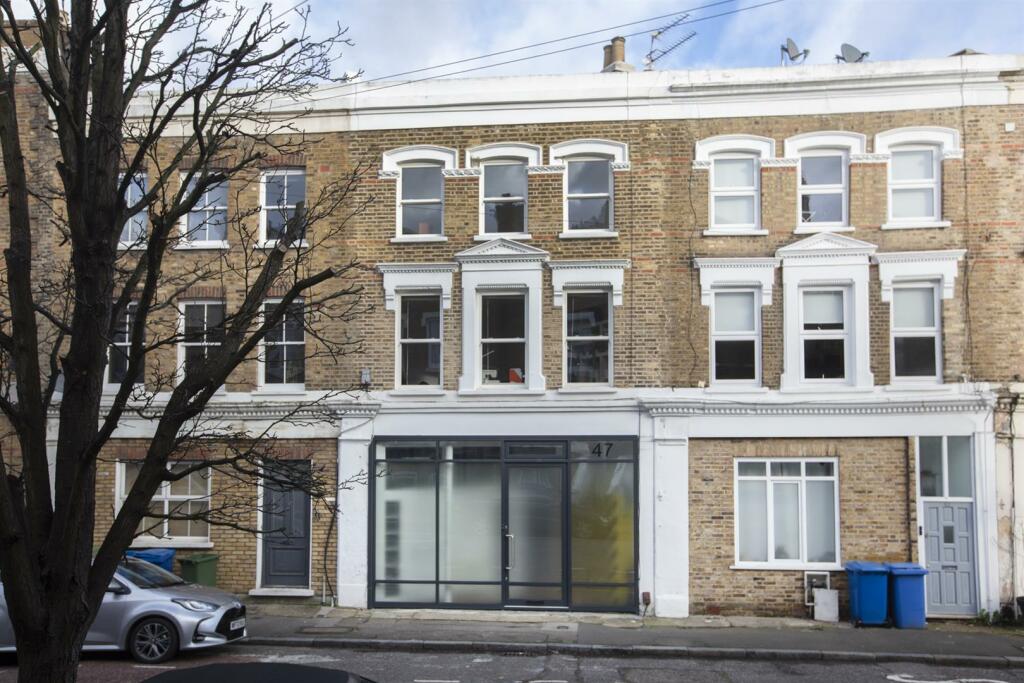 4 bedroom terraced house for sale in Lyndhurst Grove, Peckham, SE15
