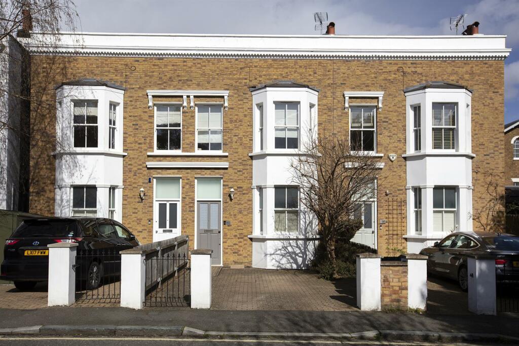 4 bedroom terraced house for sale in Lyndhurst Grove, Peckham, SE15