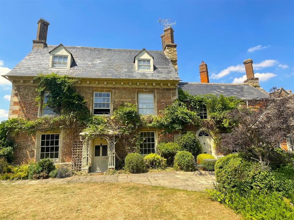 Main image of property: Lechlade, Gloucestershire