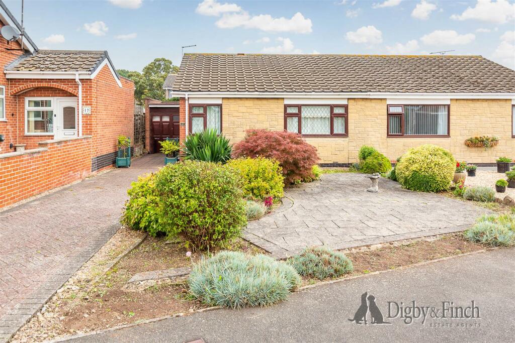 2 bedroom bungalow for sale in Marshall Road, Cropwell