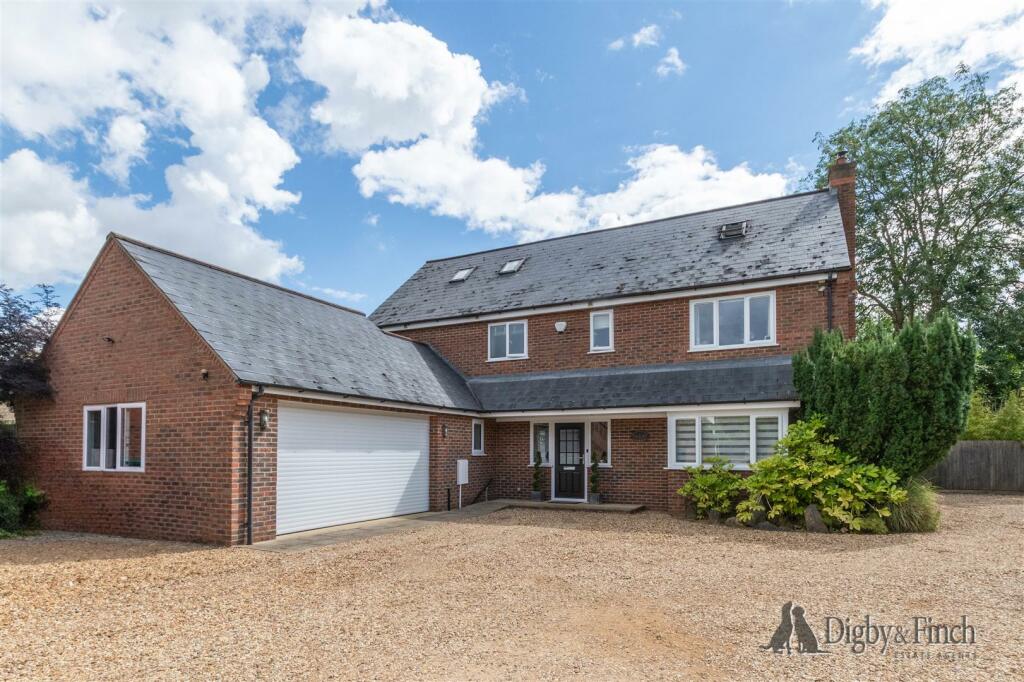 6 bedroom detached house for sale in Willow Mews, Helpston