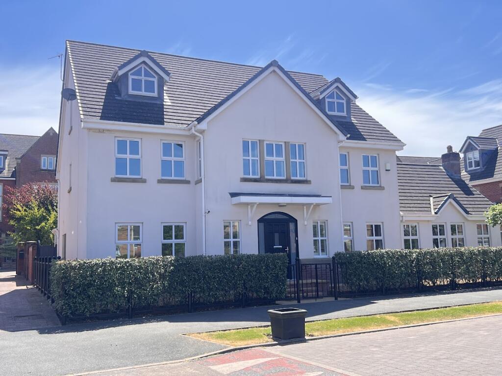 Main image of property: 32 Victory Boulevard 