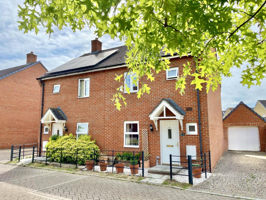 Main image of property: The Avenue, Didcot